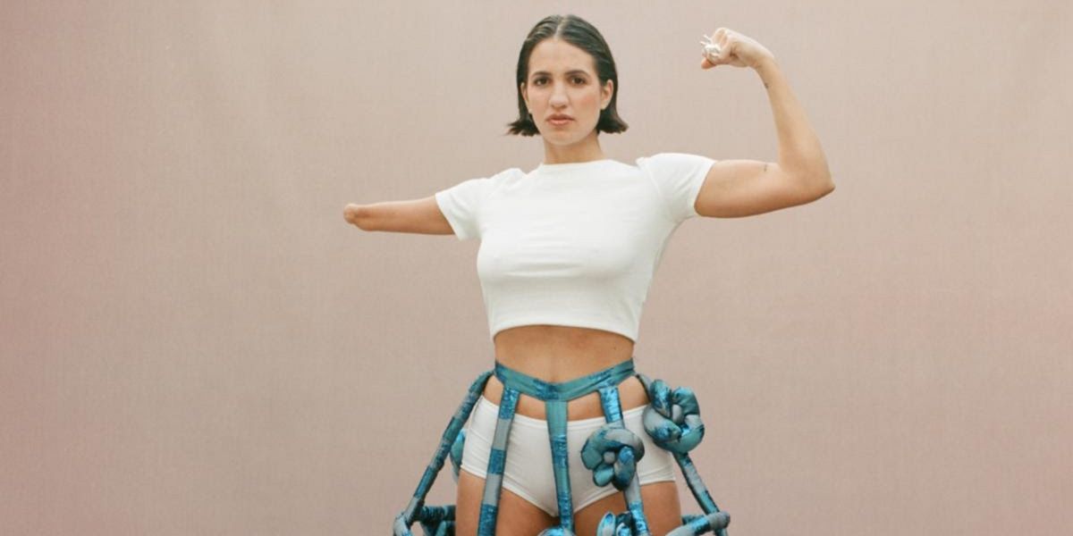 Victoria Canal Debuts Two New Singles 'Shape' & 'She Walks In'