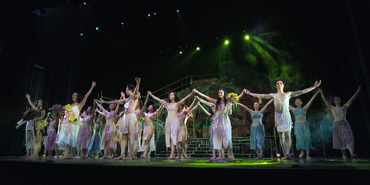 VIDEO: Agnes Locsin's ENCANTADA Receives Six-Minute Standing Ovation
