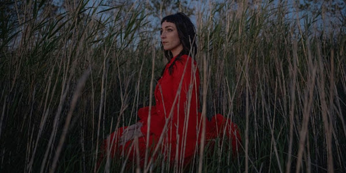 Julie Odell Releases Debut Album 'Autumn Eve'