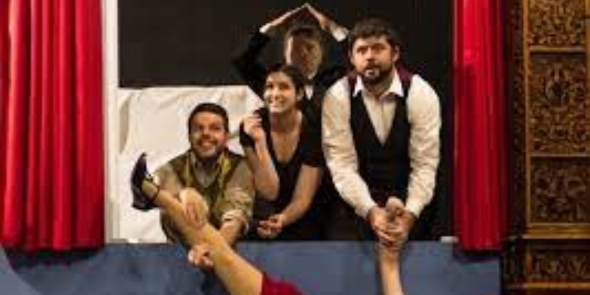 Review: THE SHOW THAT GOES WRONG at Chagrin Valley Little Theatre