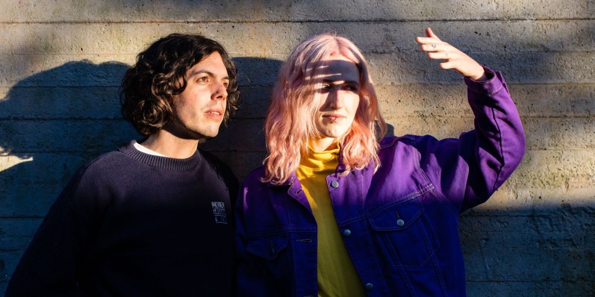 abracadabra Releases New Single 'talk talk'