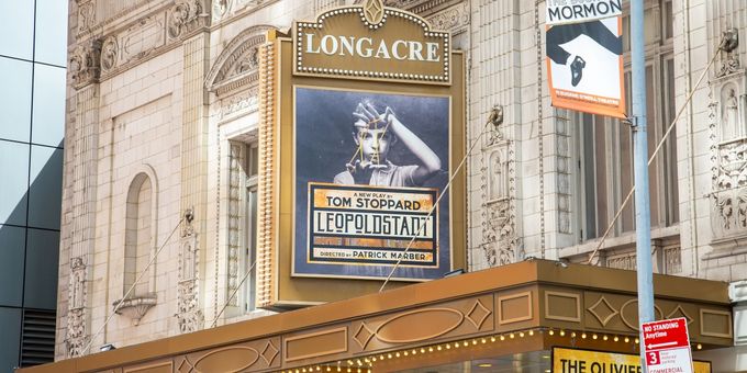 Video: On the LEOPOLDSTADT Red Carpet