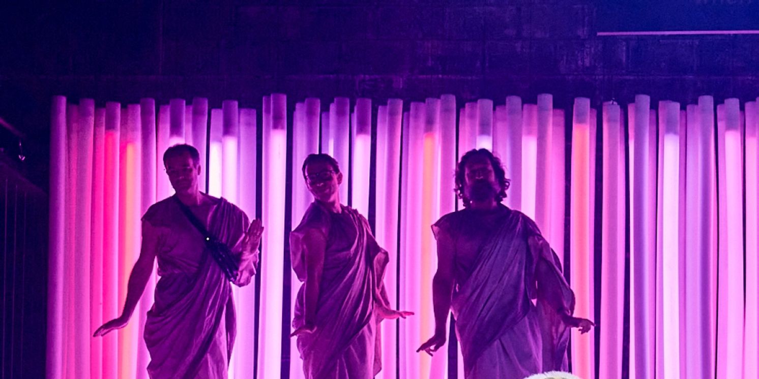 Review: THE GOOD PERSON OF SZECHWAN, Lyric Hammersmith  Image