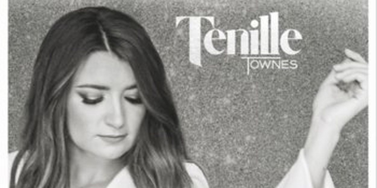 Tenille Townes Releases 'Songs For Christmas' Video