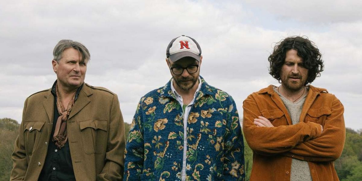 Lyr Reveal 'Presidentially Yours' Ahead of New Album & UK Tour