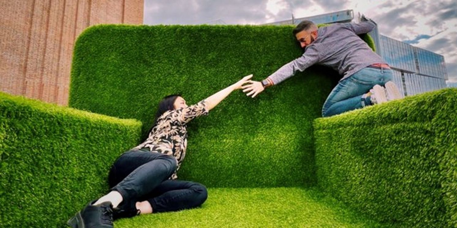 ALI IN WONDER(ENG)LAND Comes to Jackson's Lane  Image