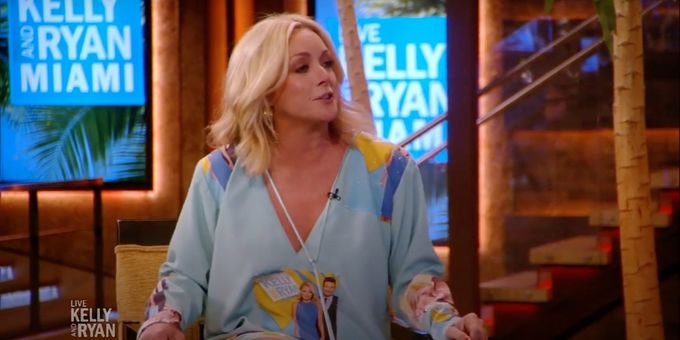 VIDEO: Jane Krakowski Debuts the LIVE WITH KELLY AND RYAN Kaftan