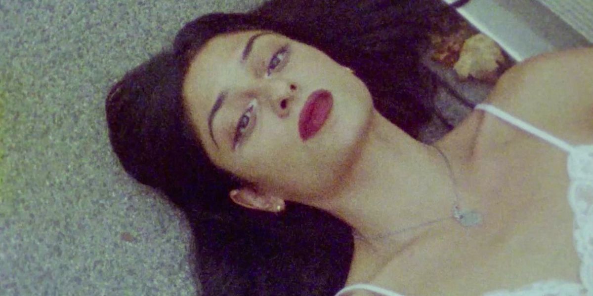 Sofie Royer Releases New Track 'Klein-Marx'