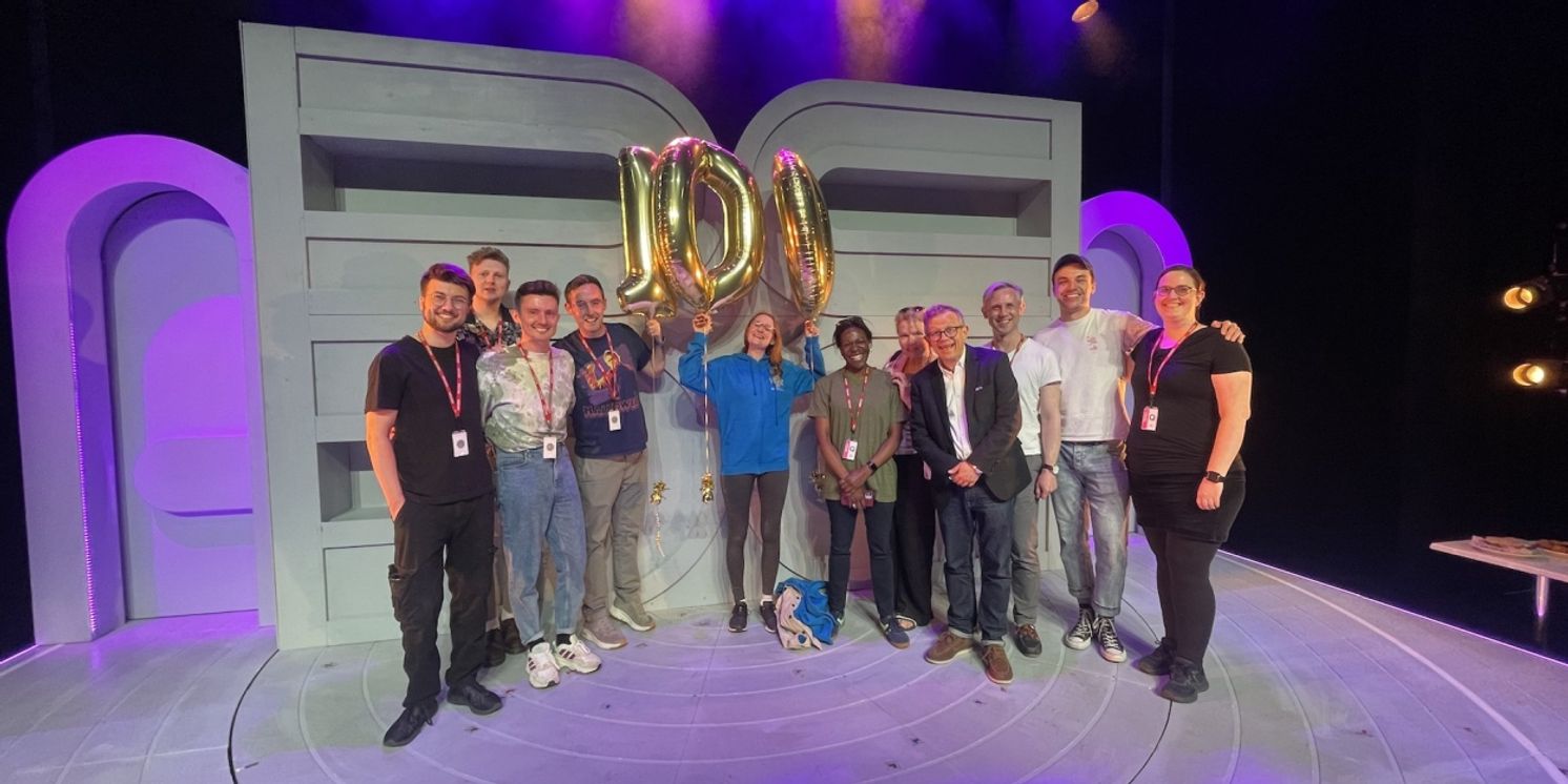 THE WAY OLD FRIENDS DO Celebrates its 100th Performance  Image