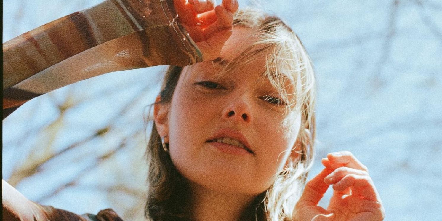 Blair Lee Releases New Single 'Peachy World'  Image