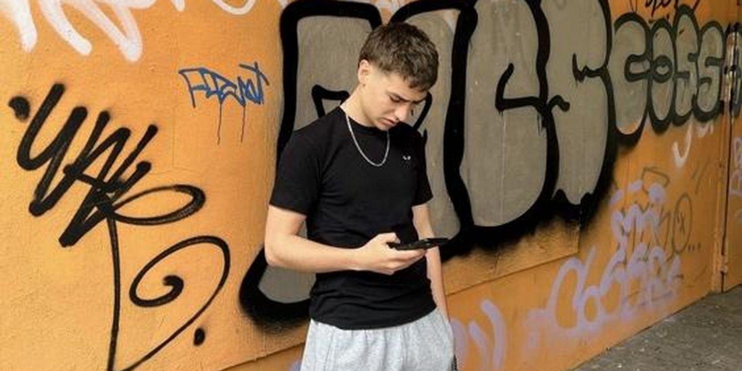 Robin Schulz Receives Backlash for Replicating Southstar's 'Miss You'  Image