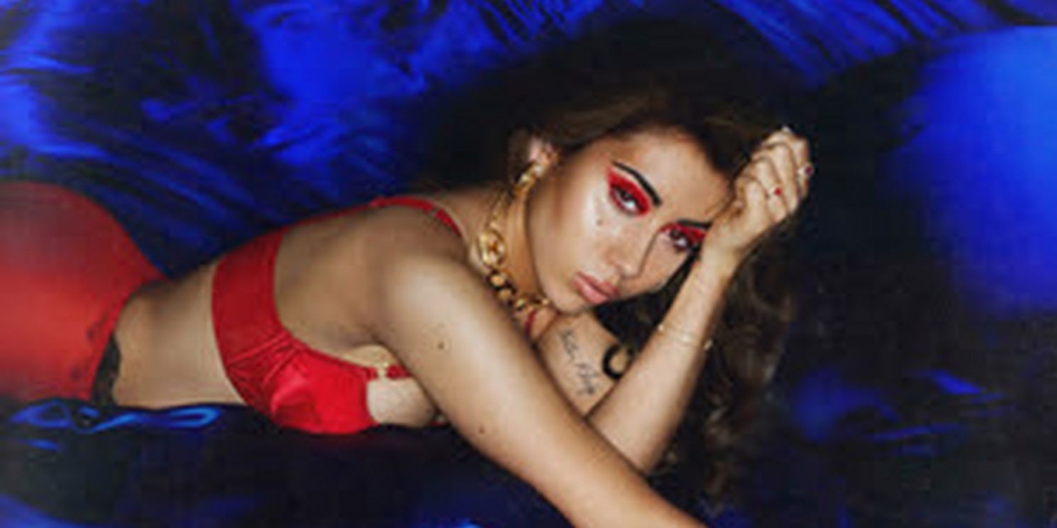 Kali Uchis Celebrates Five Years of Debut Album 'Isolation' & Shares 'In The Lobby'  Image
