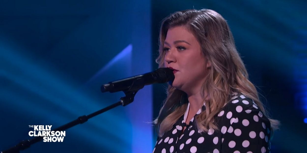 VIDEO: Kelly Clarkson Covers 'One of Us' Video