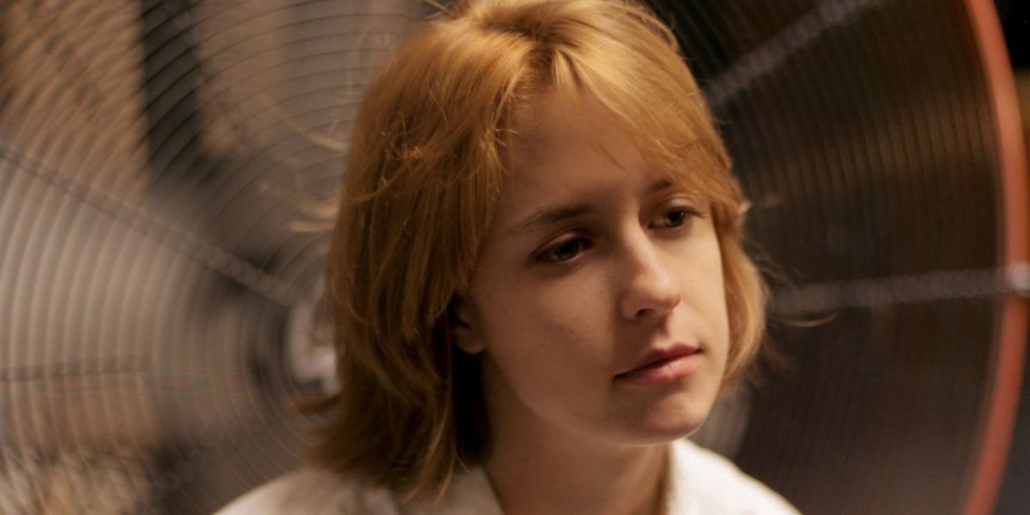 Avalon Emerson Shares New Single 'Karaoke Song'  Image