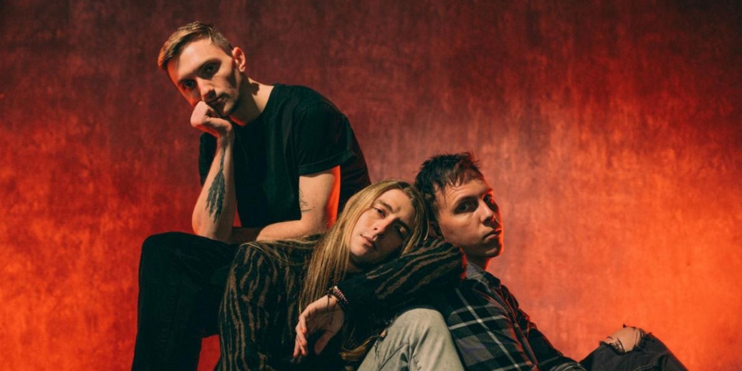 Arrows In Action Unveil New Single 'Checking In'  Image