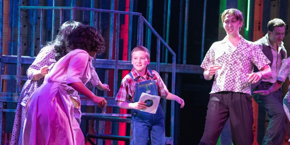 Review: ELVIS-A MUSICAL REVIEW at Dutch Apple Dinner Theatre