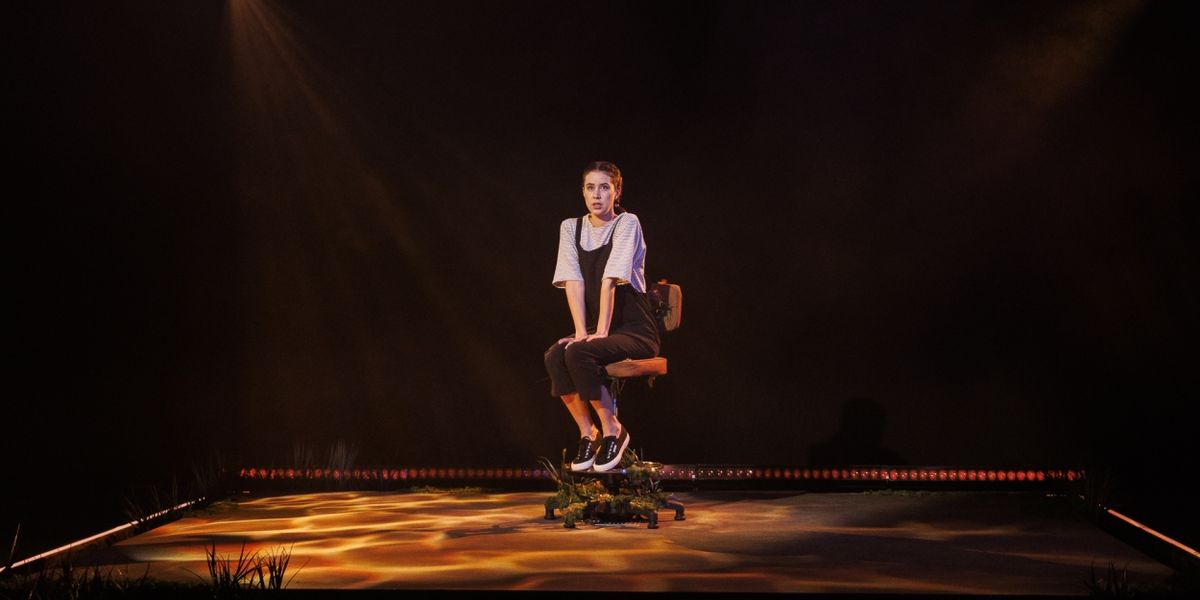 Review: ONE WOMAN SHOW, Ambassadors Theatre