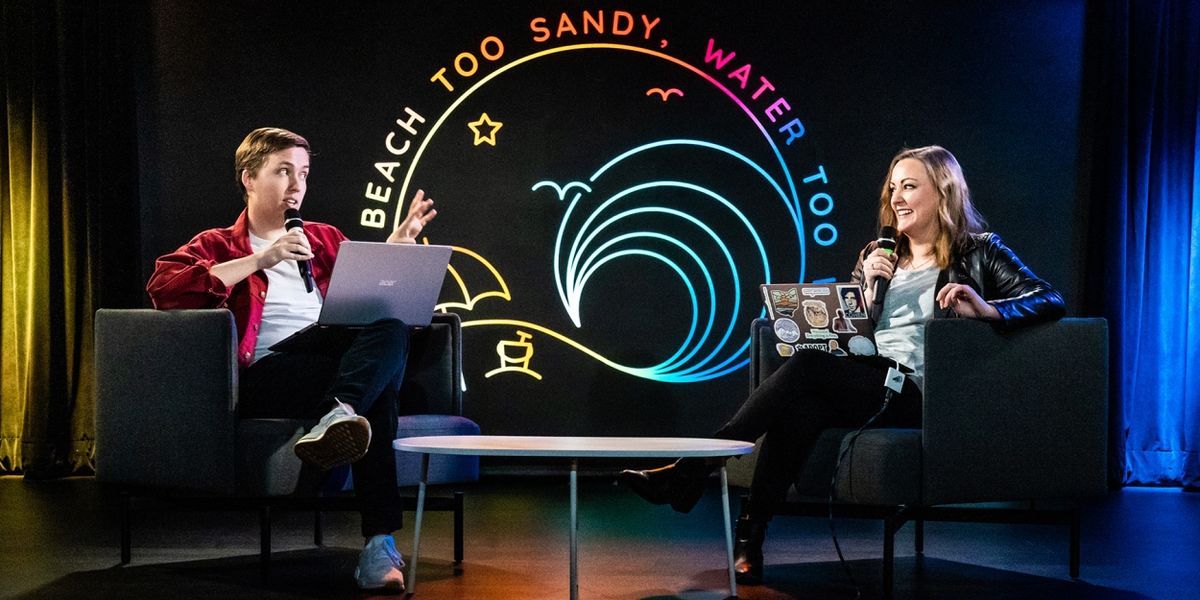 The Den Theatre to Present BEACH TOO SANDY, WATER TOO WET Comedy Podcast in October