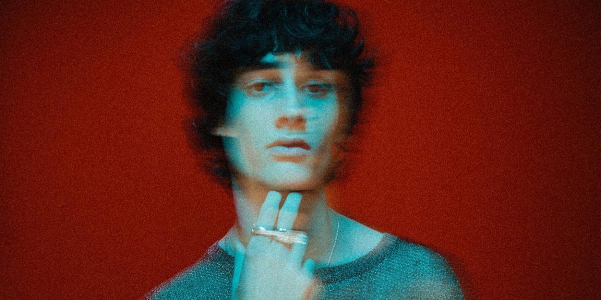 Emerging Musical Maverick sombr Reveals New Single 'Alibi'