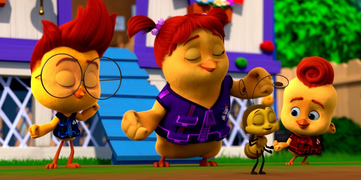 BWW Exclusive: Rachel Bloom Plays a Singing Bee on THE CHICKEN SQUAD! Video