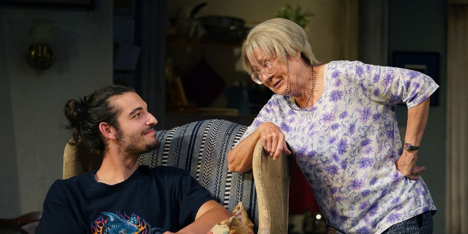 Review: 4000 MILES at Westport Country Playhouse  Image