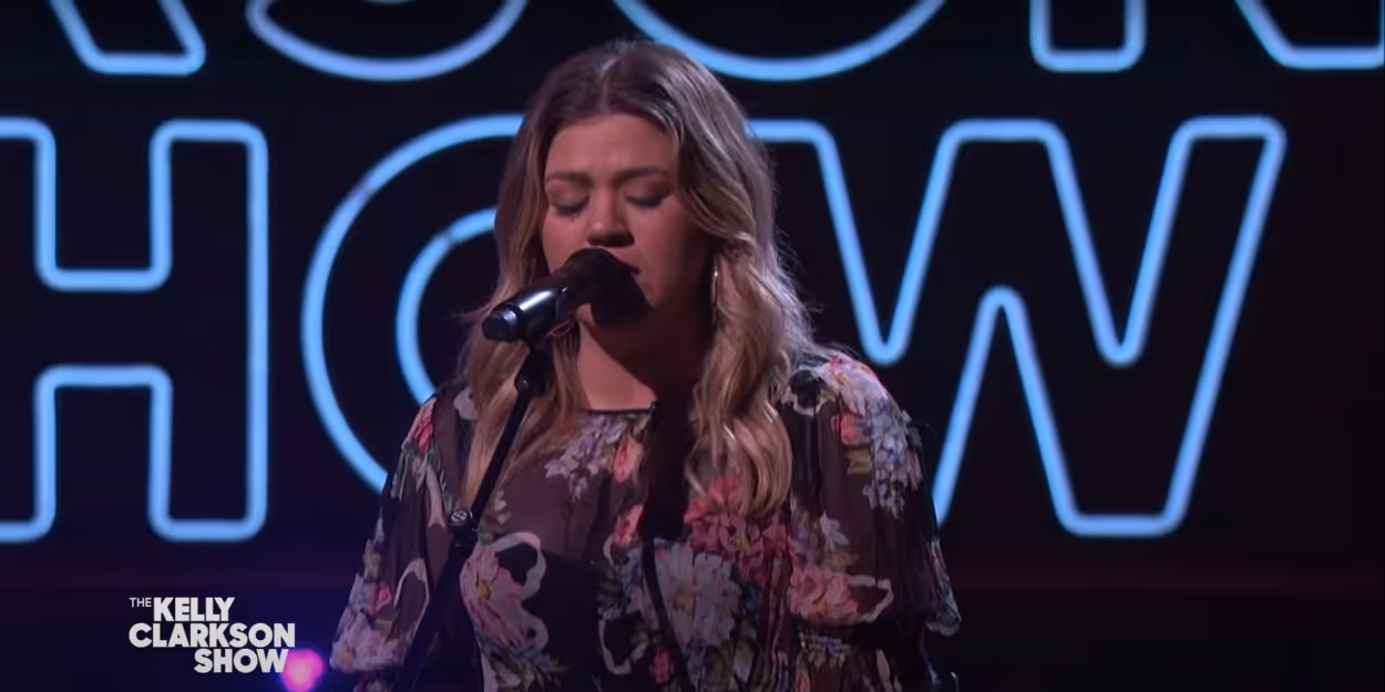 VIDEO: Kelly Clarkson Covers 'Rainbow' Video