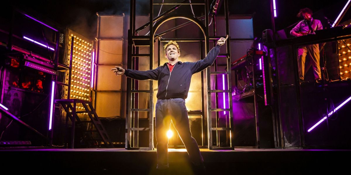 Review: CRUISE, Apollo Theatre