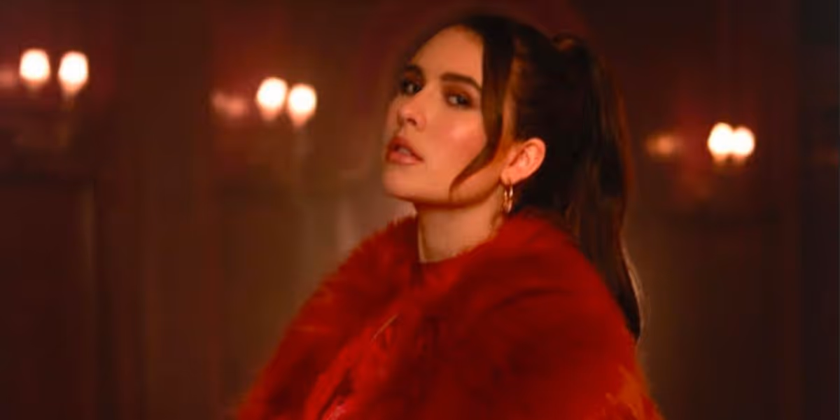 Mimi Webb Releases 'Roles Reversed' Single