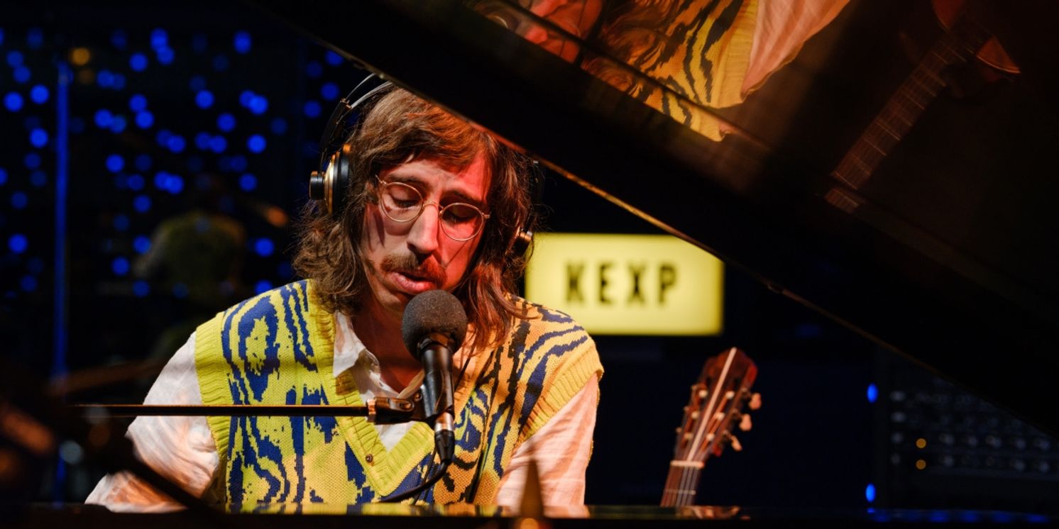 Tim Bernardes Performs KEXP Session & New International Tour Dates  Image