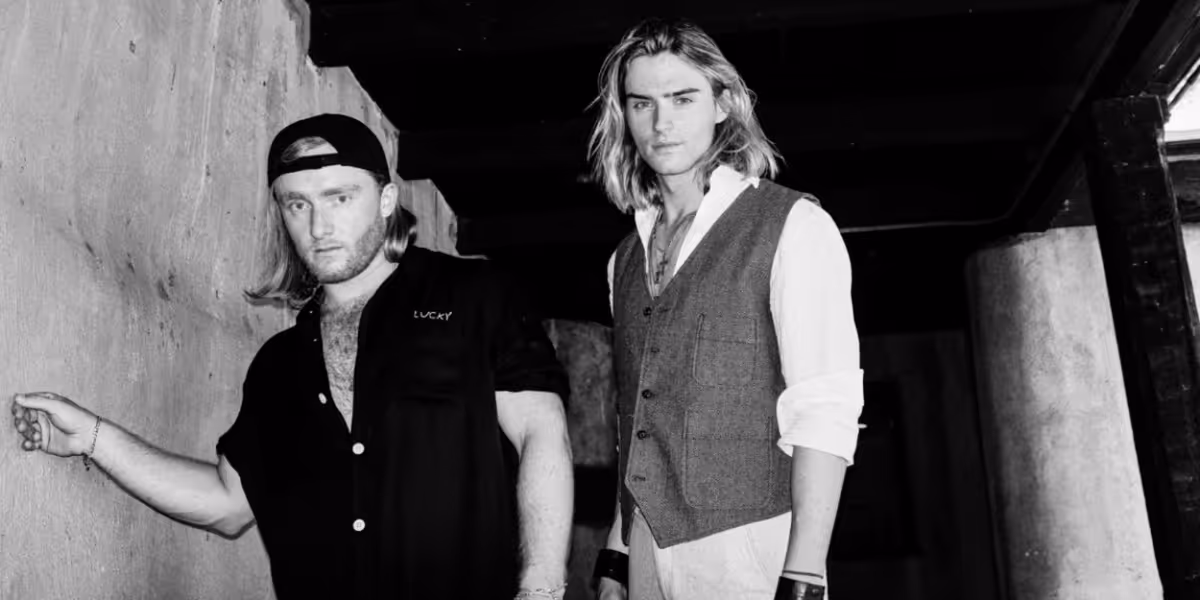 LA-Based Duo (Luke Eisner, Gus Ross) Voíla Releases Debut Album
