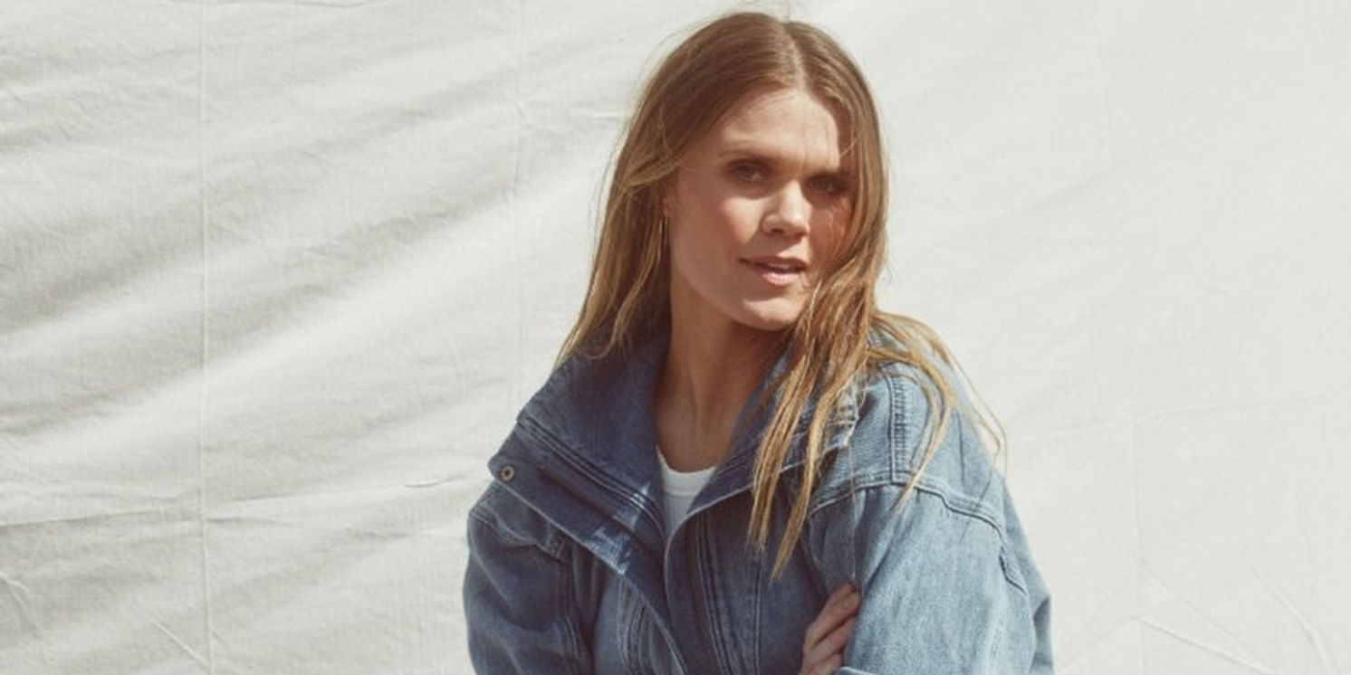 Nicolle Galyon Honored as 2023 CMA Triple Play Award Winner  Image