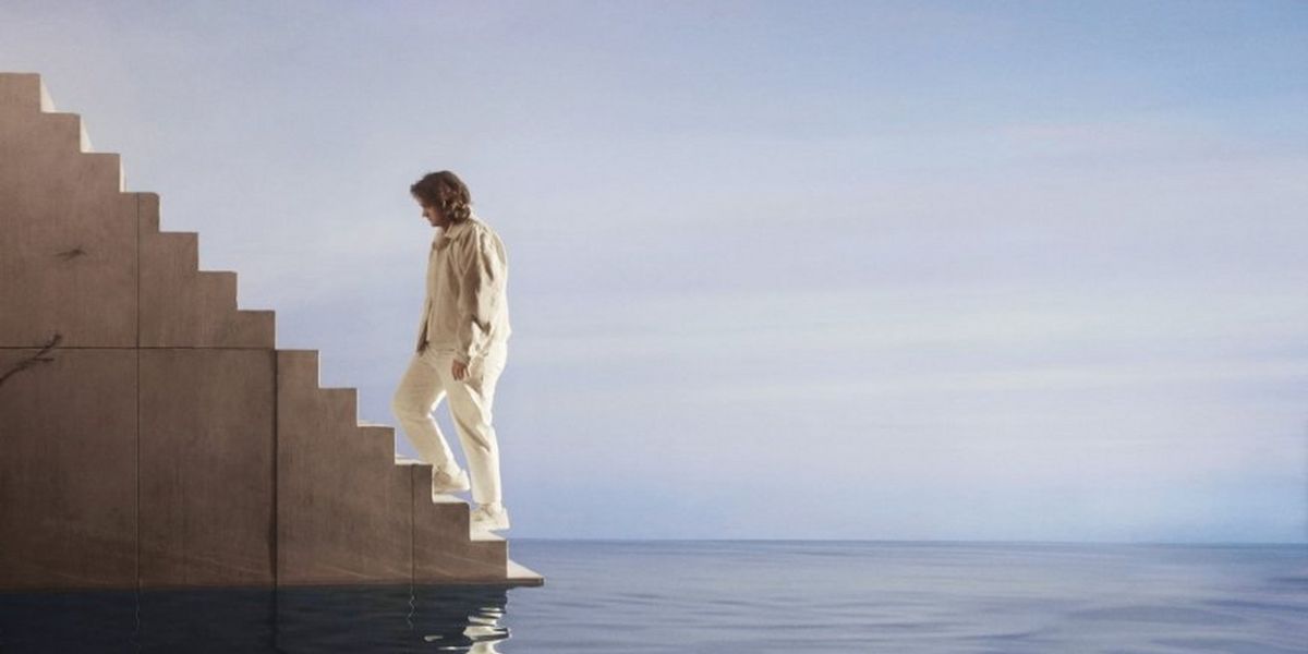 Lewis Capaldi Shares New Single 'Pointless'