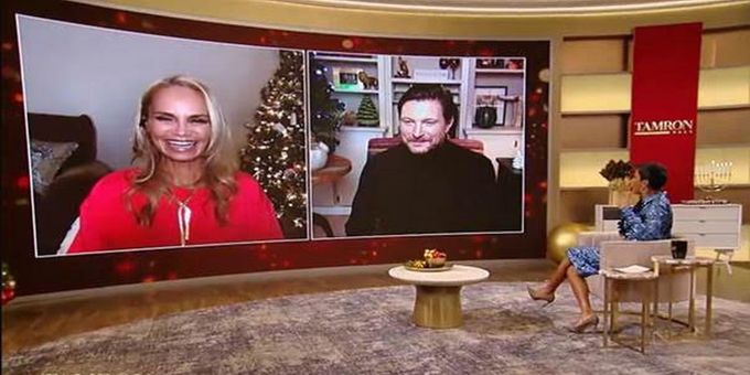 VIDEO: Kristin Chenoweth & Ty Herndon Perform Holiday Duet 'Orphans of God' on TAMRON HALL