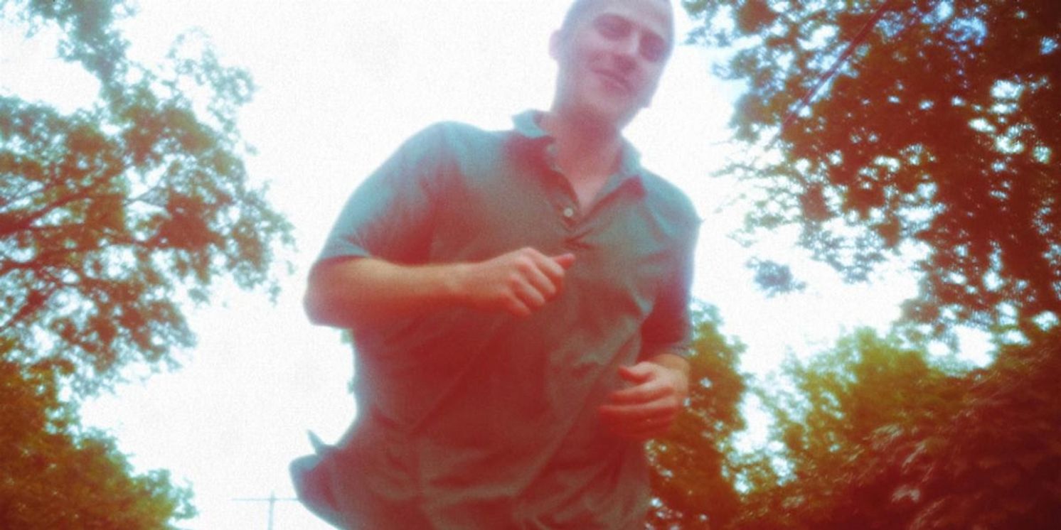 Hovvdy's Charlie Martin Shares 'Daisy (Piano Version)'  Image