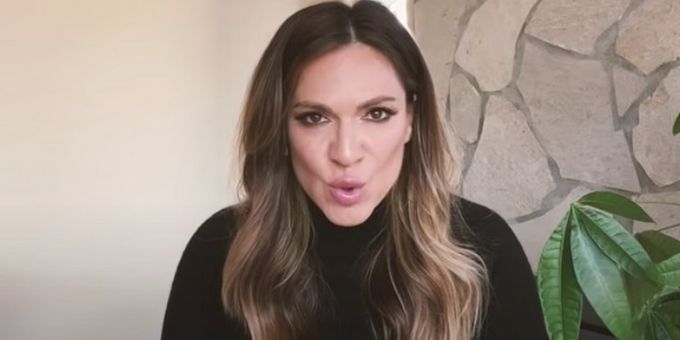 VIDEO: Shoshana Bean Raises Money For Beaverton High School With Virtual Concert Featuring Idina Menzel, Jeremy Jordan, Cynthia Erivo, and Many More!