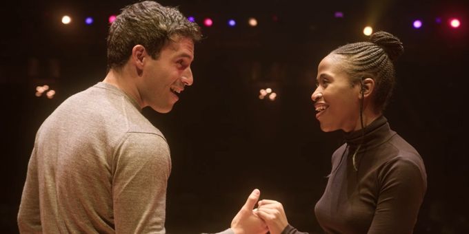 Video: THE LION KING Celebrates 25 Years With Spanish-Language Performance of 'Can You Feel the Love Tonight?'