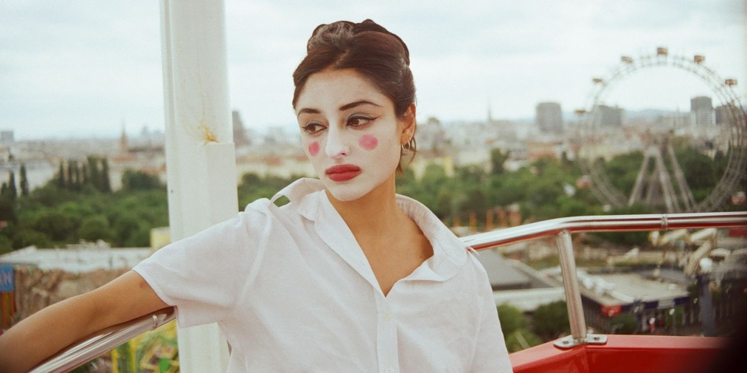 Sofie Royer Announces Album 'Harlequin'  Image