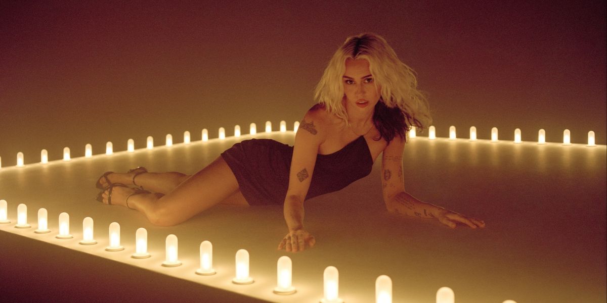 Miley Cyrus Releases New Album 'Endless Summer Vacation'