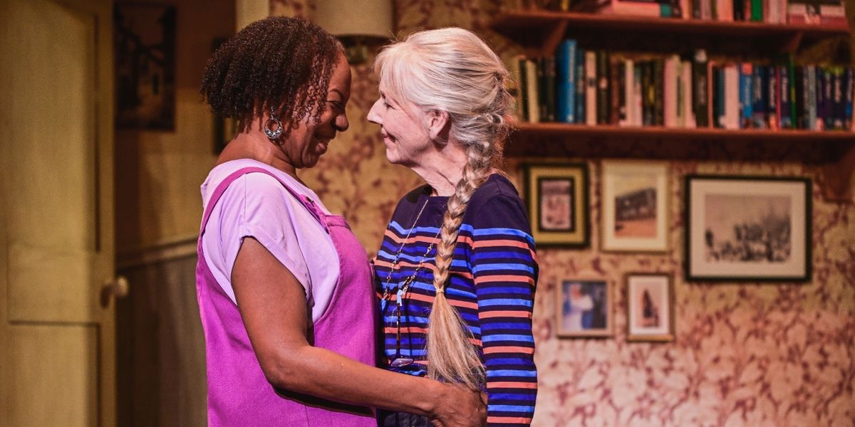 Review: ES & FLO, Kiln Theatre