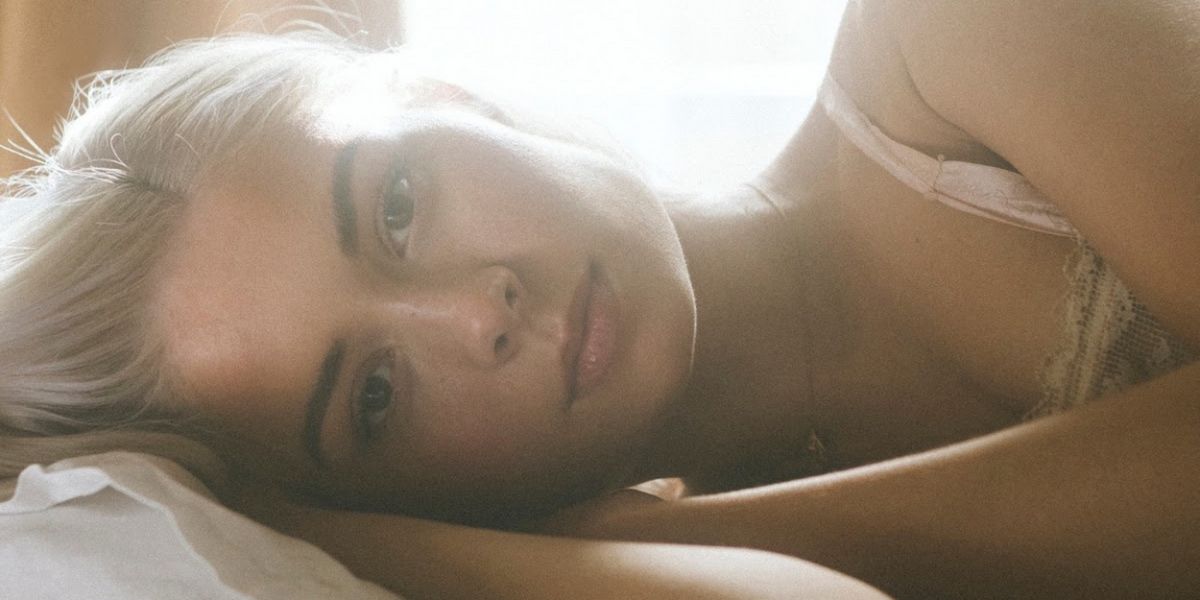 Nina Nesbitt Shares New Single 'Colours of You'