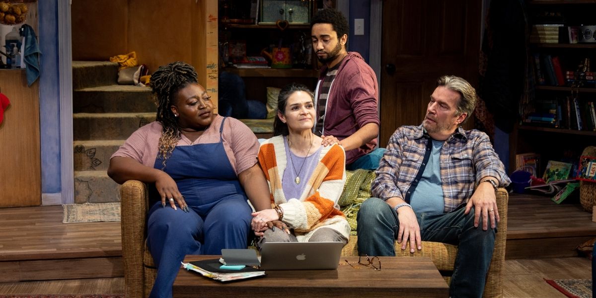 Review: TINY BEAUTIFUL THINGS is Deeply Human at Theatrical Outfit