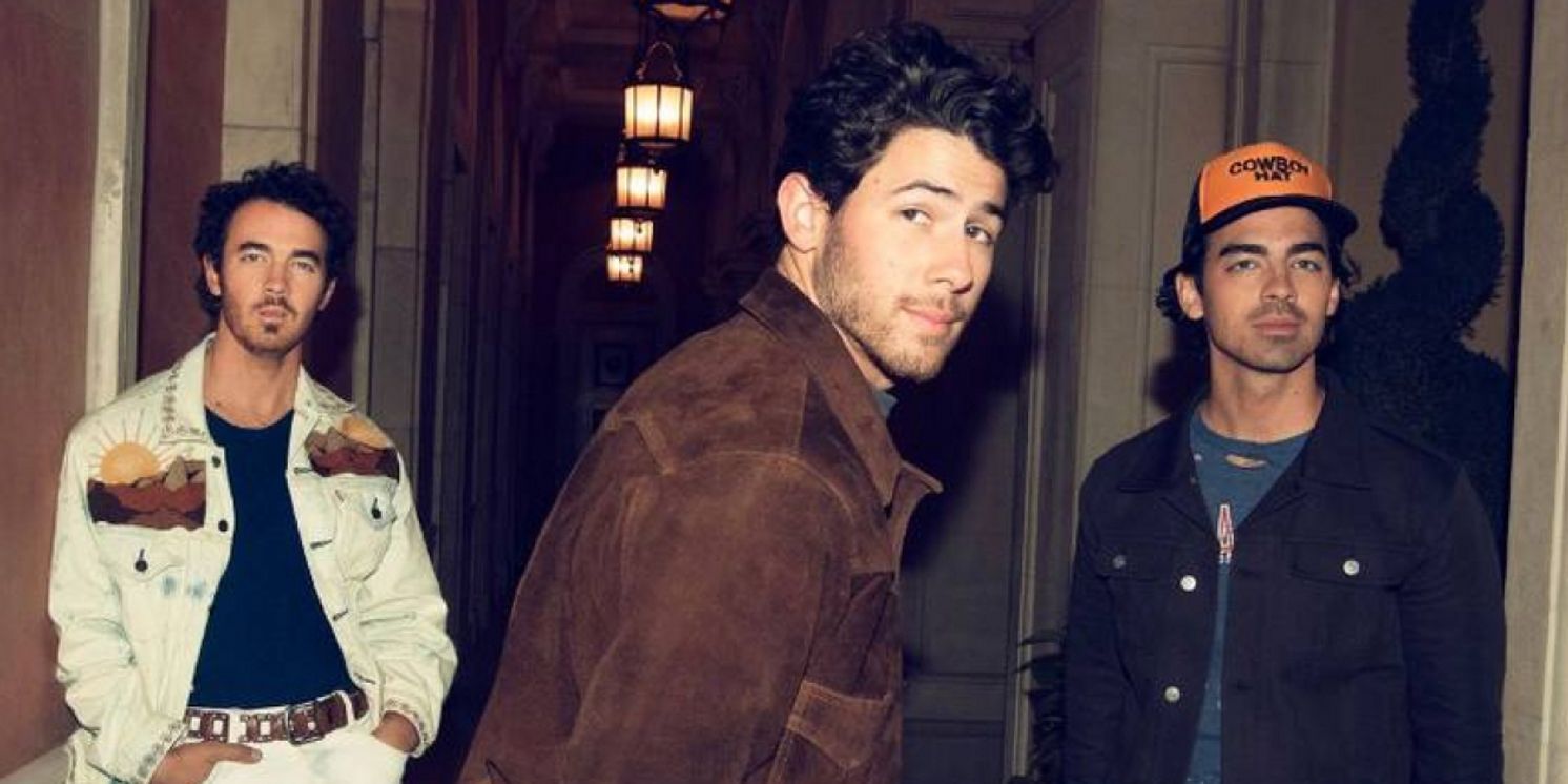 Molly Shannon, Jonas Brothers & More Join SATURDAY NIGHT LIVE Lineup  Image