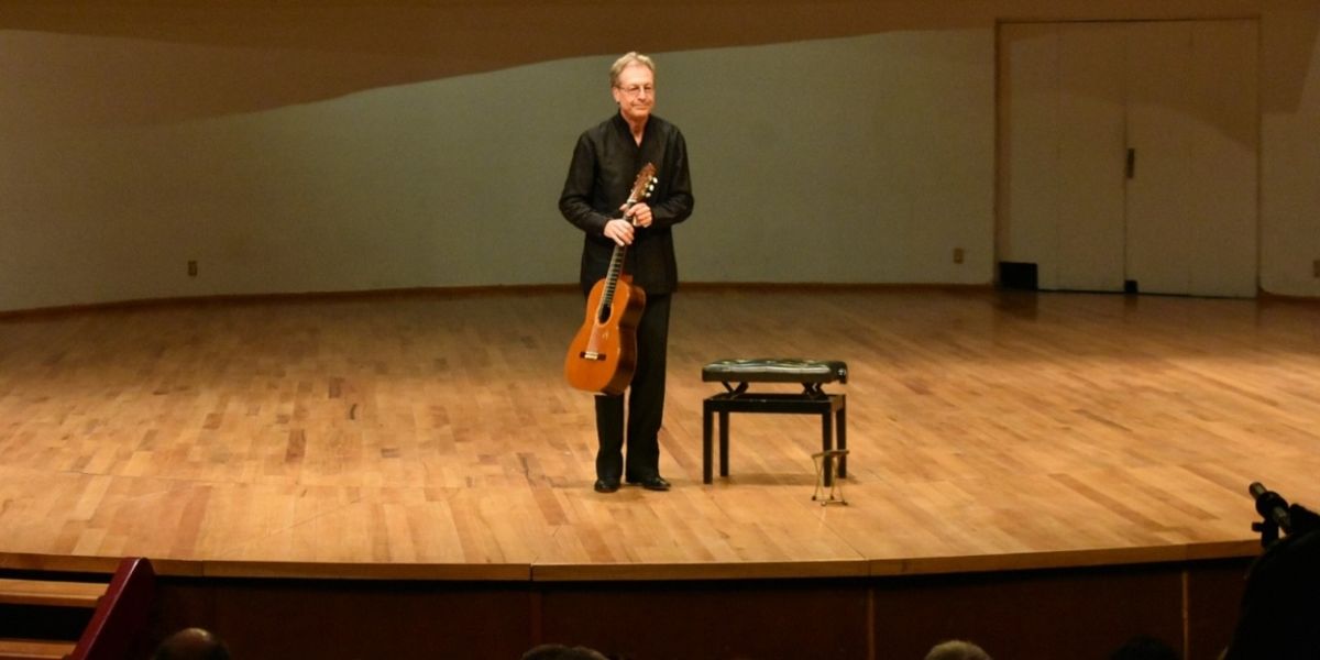 El Guitarrista Alemán Lucian Plessner Cautivó Con Obras De Compositores Judío-mexicanos