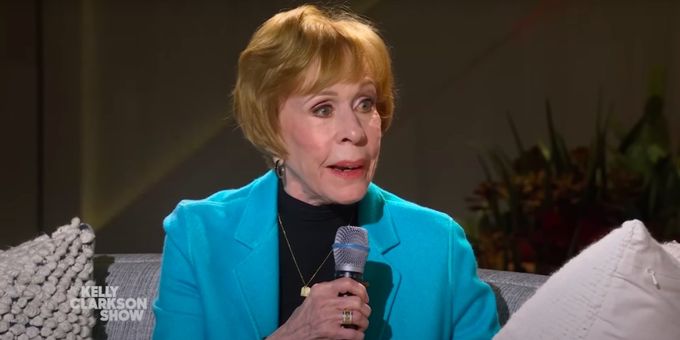 Video: Carol Burnett & Kelly Clarkson Sing 'So Long'