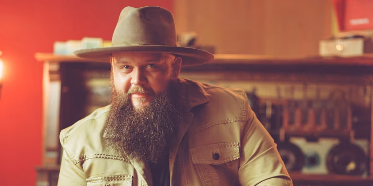 Larry Fleet Extends Headline Tour Into Summer 2023