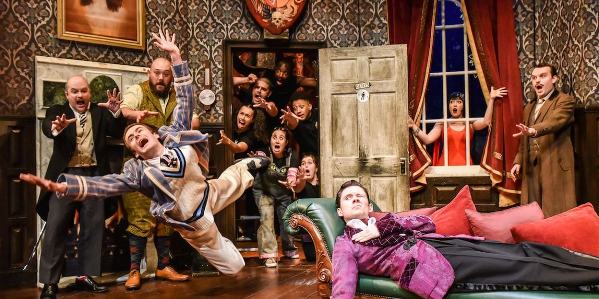 THE PLAY THAT GOES WRONG Announces New UK Tour For 2022 | BroadwayWorld