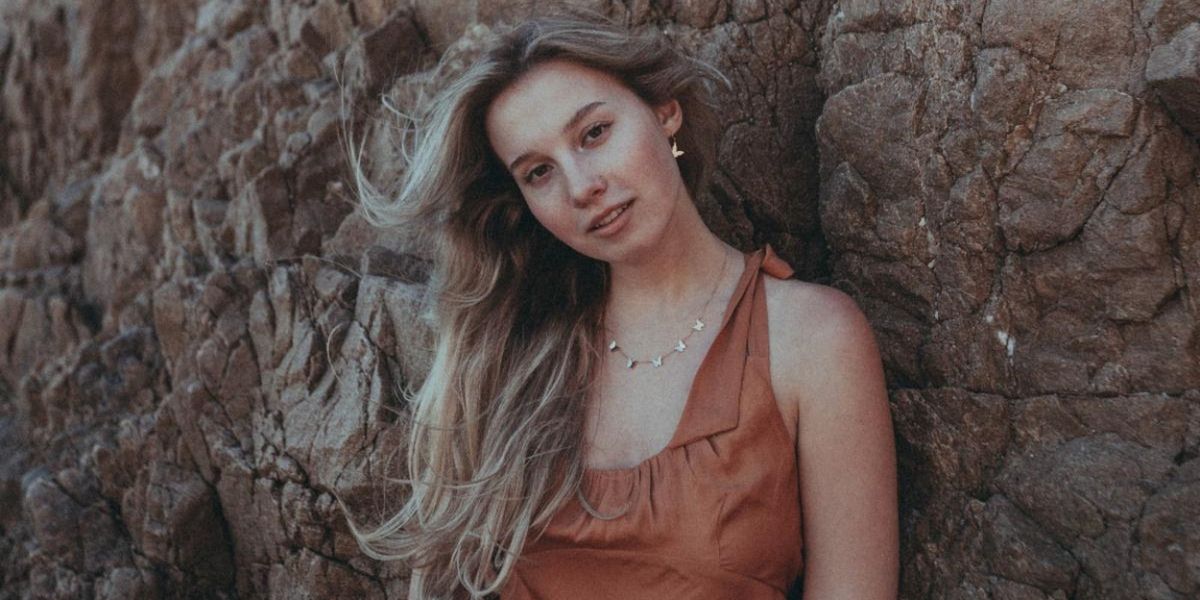 Sydney Rose Shares Debut EP 'You Never Met Me'