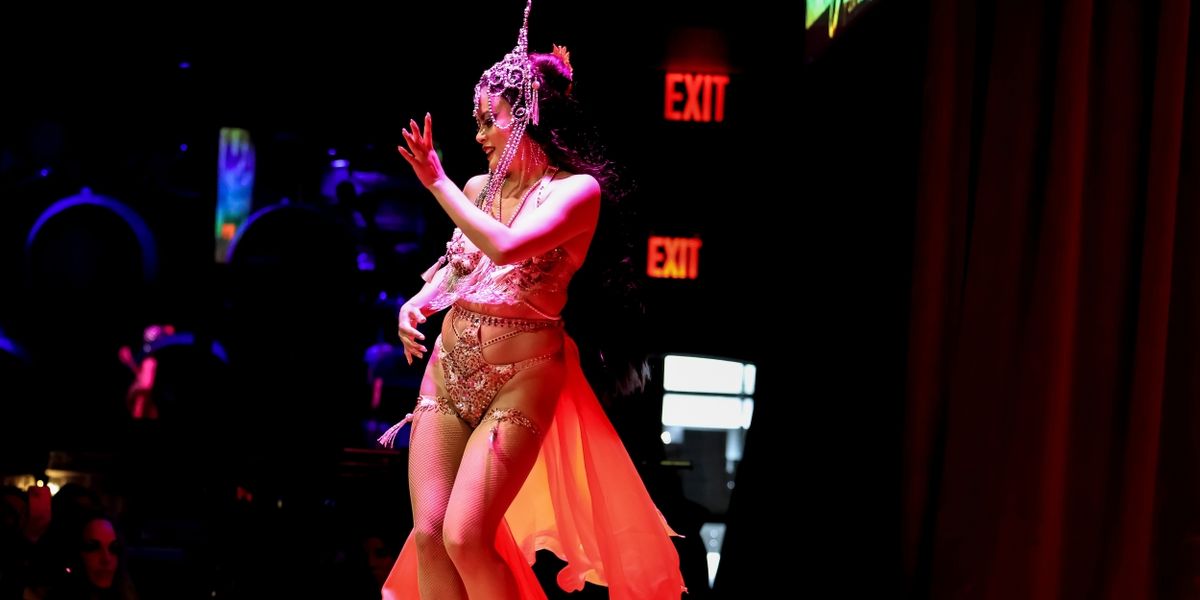 Review: THE 11TH ANNUAL NEW YORK ASIAN BURLESQUE FESTIVAL Overflows With Talent and Some Gotta Have a Gimmick
