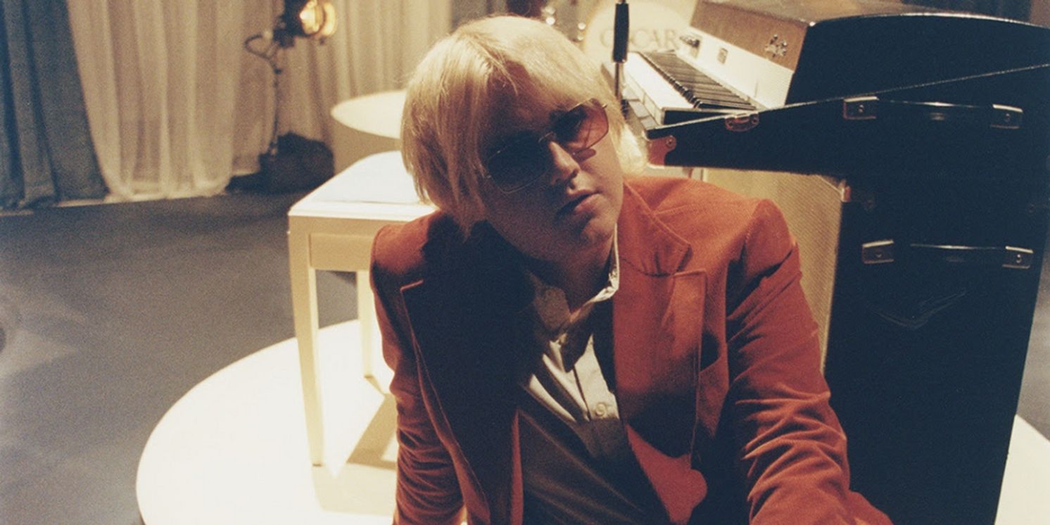 Oscar Lang Releases 'A Song About Me' Single; Announces 'Look Now' Album  Image