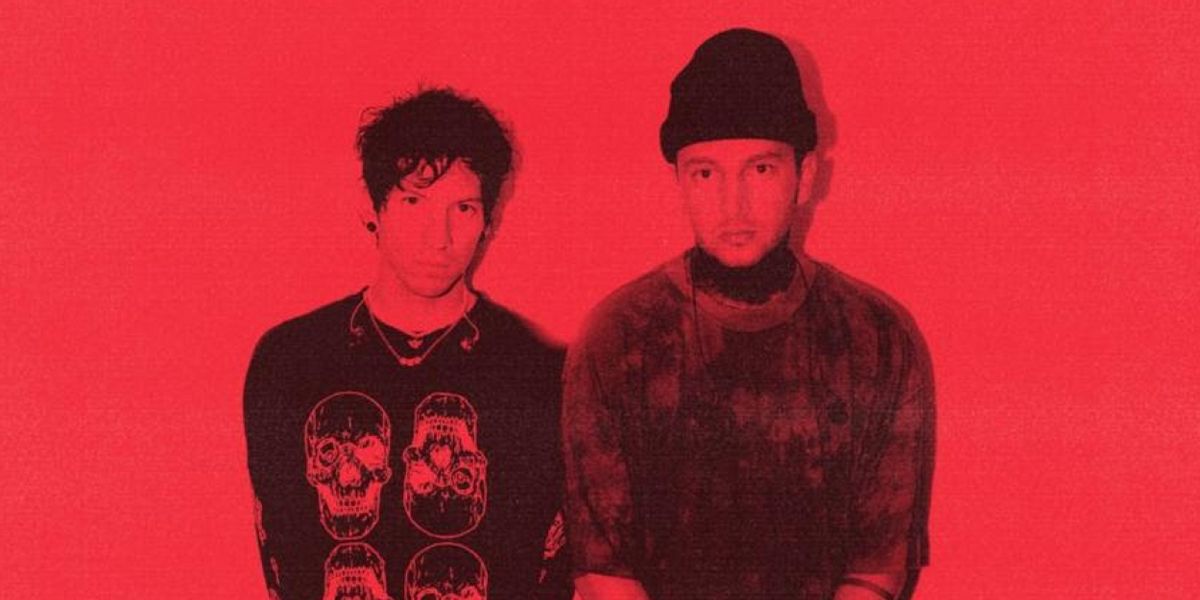 Twenty One Pilots Share 'Stranger Things // Heathens' (Live From Romania)